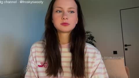 Lana  Eva  dont forget to give us a thumb up online show from June 9, 2026, 4:02 am
