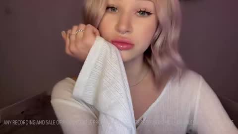 MOLLYYYY dont forget to give me a thumb up online show from January 13, 2025, 11:30 am