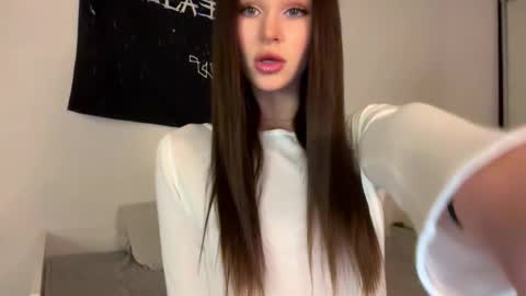 MOLLYYYY dont forget to give me a thumb up online show from October 16, 2025, 11:55 am