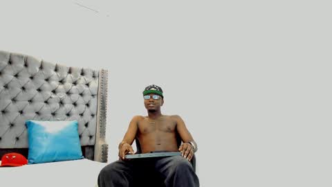 DOUGLAS online show from September 11, 2025, 12:49 pm