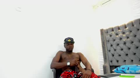 DOUGLAS online show from October 27, 2025, 1:26 pm