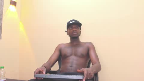 DOUGLAS online show from December 5, 2025, 12:08 am