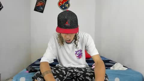 douglas_gallegos online show from February 1, 2025, 2:47 am