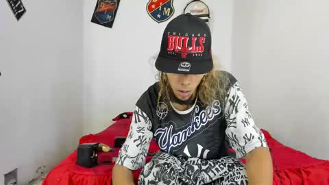 douglas_gallegos online show from February 27, 2025, 10:48 am