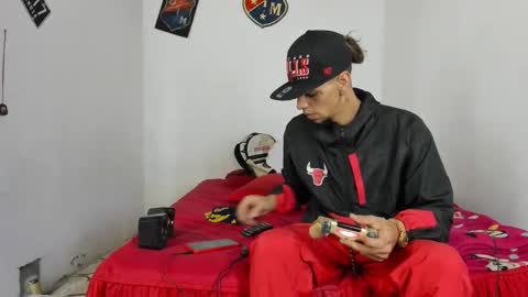 douglas_gallegos online show from February 27, 2025, 11:26 pm