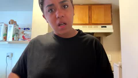 Snapshot of dove_love22 chatting on November 1, 2025, 6:43 pm dove_love22 online show from November 1, 2025, 6:43 pm