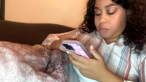 Snapshot of dove_love22 chatting on November 4, 2025, 4:33 am dove_love22 online show from November 4, 2025, 4:33 am