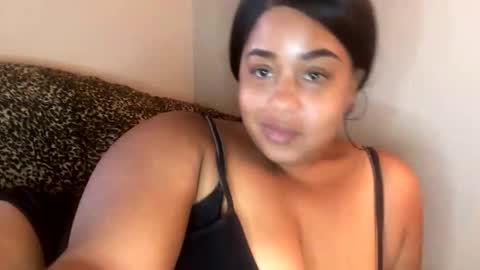 Snapshot of dove_love22 chatting on November 9, 2025, 4:27 pm dove_love22 online show from November 9, 2025, 4:27 pm