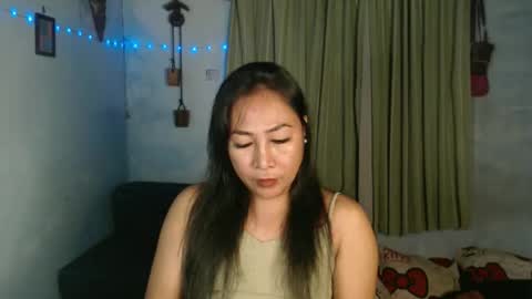 doyouwantme143 online show from October 8, 2025, 1:42 pm