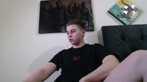 draco_boy2000 online show from December 9, 2024, 7:07 pm