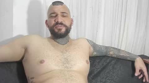 drake whitee Independent Model online show from February 4, 2025, 3:44 am