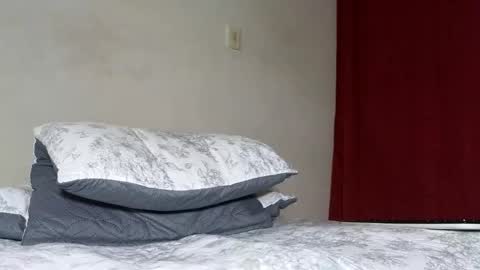 Andrs  Independent Model online show from November 16, 2025, 11:16 am