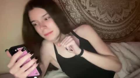 Snapshot of dream1girl_ chatting on November 20, 2025, 3:28 am ur dream girl online show from November 20, 2025, 3:28 am