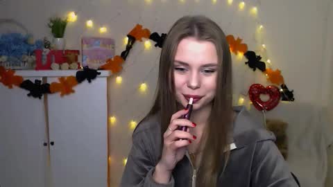 Mari online show from October 15, 2025, 6:13 am