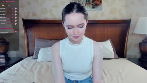 Snapshot of dream_melody chatting on September 12, 2025, 8:53 pm Hi Im Monika Welcome to my room online show from September 12, 2025, 8:53 pm