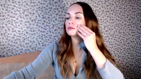 dreamass911 online show from December 18, 2025, 9:15 am