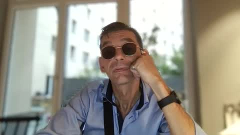 Snapshot of dreambob chatting on September 16, 2025, 4:52 pm Dreambob online show from September 16, 2025, 4:52 pm