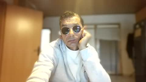 Snapshot of dreambob chatting on October 11, 2025, 11:20 am Dreambob online show from October 11, 2025, 11:20 am