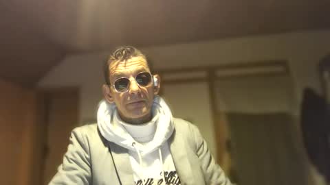 Snapshot of dreambob chatting on November 27, 2025, 12:02 am Dreambob online show from November 27, 2025, 12:02 am