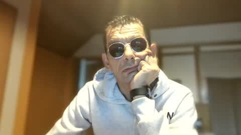 Snapshot of dreambob chatting on November 29, 2025, 10:40 am Dreambob online show from November 29, 2025, 10:40 am