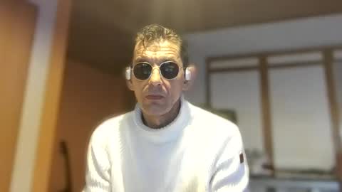 Snapshot of dreambob chatting on December 19, 2025, 12:34 pm Dreambob online show from December 19, 2025, 12:34 pm