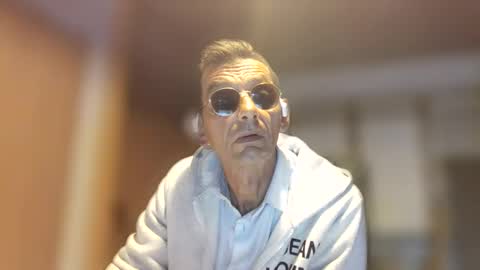Snapshot of dreambob chatting on June 10, 2026, 5:56 pm Dreambob online show from June 10, 2026, 5:56 pm
