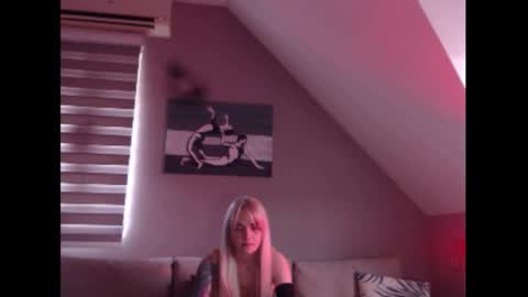 A girl online show from March 12, 2025, 11:20 am