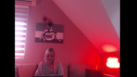 A girl online show from September 26, 2025, 6:50 am