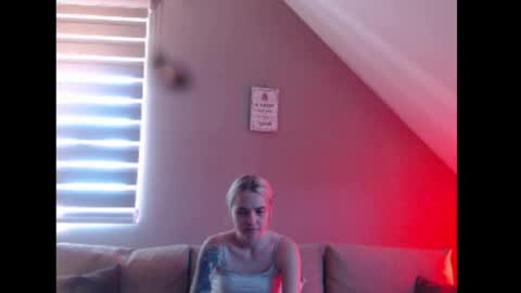 Snapshot of dreamcatcherfantasy chatting on June 22, 2026, 7:27 am A girl online show from June 22, 2026, 7:27 am