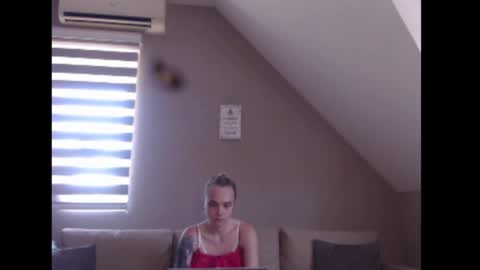 Snapshot of dreamcatcherfantasy chatting on June 29, 2026, 10:15 am A girl online show from June 29, 2026, 10:15 am