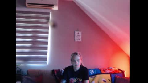 Snapshot of dreamcatcherfantasy chatting on July 3, 2026, 7:48 am A girl online show from July 3, 2026, 7:48 am