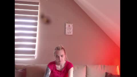 Snapshot of dreamcatcherfantasy chatting on July 27, 2026, 7:37 am A girl online show from July 27, 2026, 7:37 am
