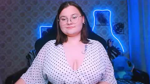 dreamforyoue2 online show from October 9, 2025, 7:34 pm