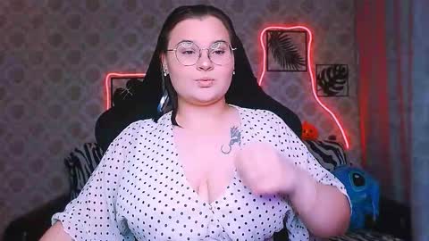 dreamforyoue2 online show from October 18, 2025, 7:14 pm