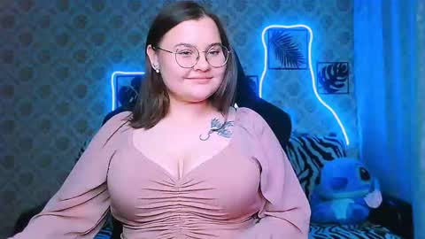 dreamforyoue2 online show from November 6, 2025, 7:59 pm