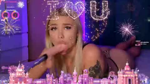 Mila online show from October 7, 2025, 6:43 am