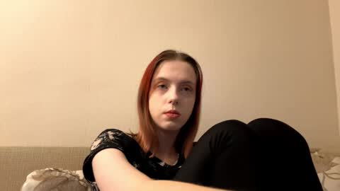 Luna online show from December 5, 2025, 5:42 pm