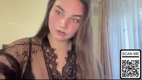 Mila online show from September 17, 2025, 2:41 pm