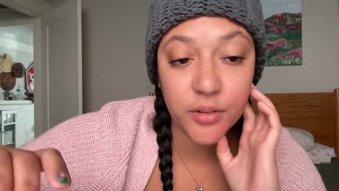 RIRI OR DREAMY online show from January 25, 2025, 8:31 pm