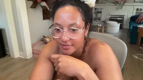 RIRI OR DREAMY online show from February 1, 2025, 12:51 am