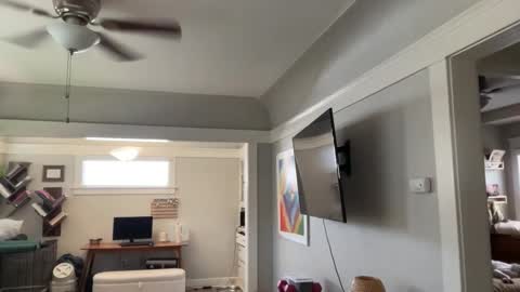 RIRI OR DREAMY online show from April 19, 2026, 7:38 pm