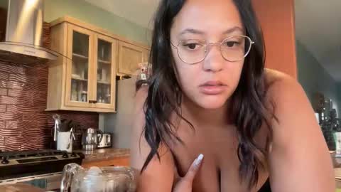 RIRI OR DREAMY online show from April 23, 2026, 2:19 pm