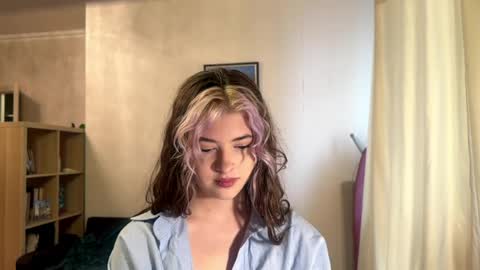 Dia online show from April 22, 2026, 11:12 am