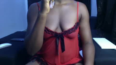 dripping_luna online show from February 5, 2025, 2:19 am