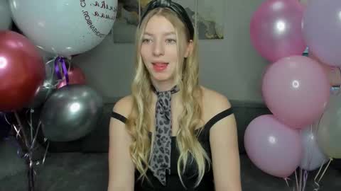 Snapshot of drivecrazy chatting on November 24, 2025, 3:50 am Hanna online show from November 24, 2025, 3:50 am