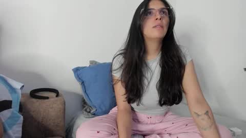 CamiSanti online show from February 5, 2026, 2:27 am