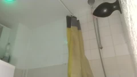 drolyts online show from April 21, 2026, 12:01 am