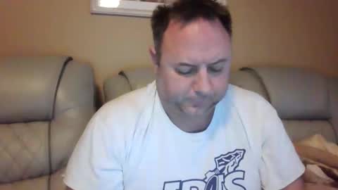 Snapshot of drow0909 chatting on December 18, 2025, 12:33 pm Drow online show from December 18, 2025, 12:33 pm