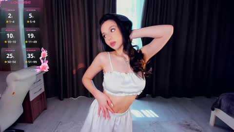 Snapshot of drusillaopula chatting on May 6, 2026, 5:14 am Emma online show from May 6, 2026, 5:14 am