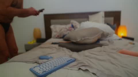 dudecuzbeo online show from September 18, 2025, 4:14 am